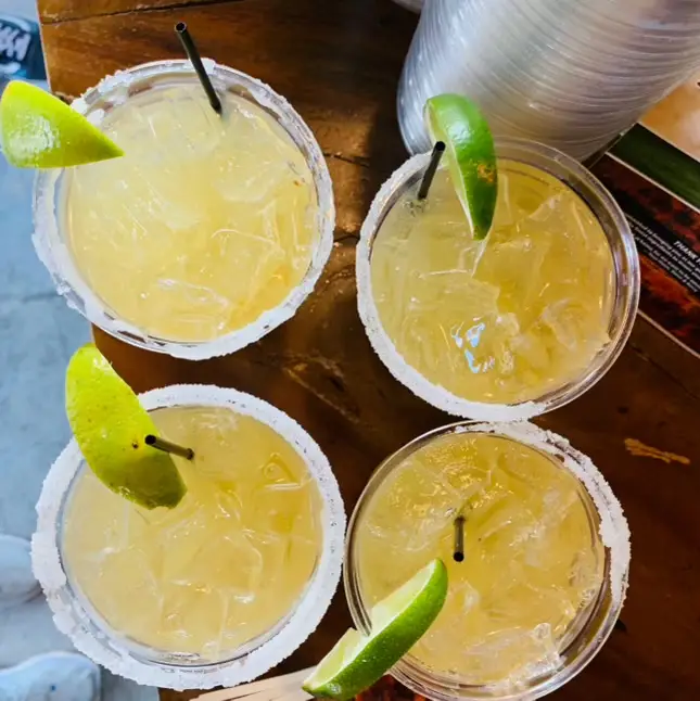 bar crawl usa drinks